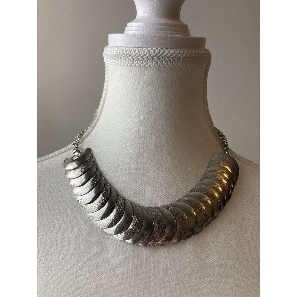 Silver Tone Articulated‎ Scallop Collar Necklace Textured Statement Modernist